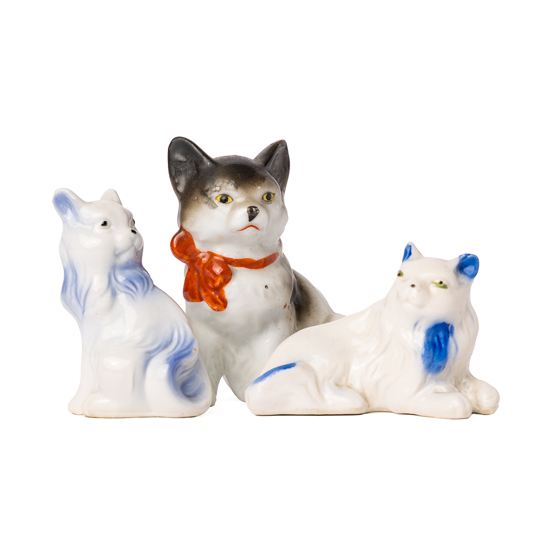 Vintage “Made in Japan” Mini Cat Figurine Set – Hand-Painted Ceramic Trio