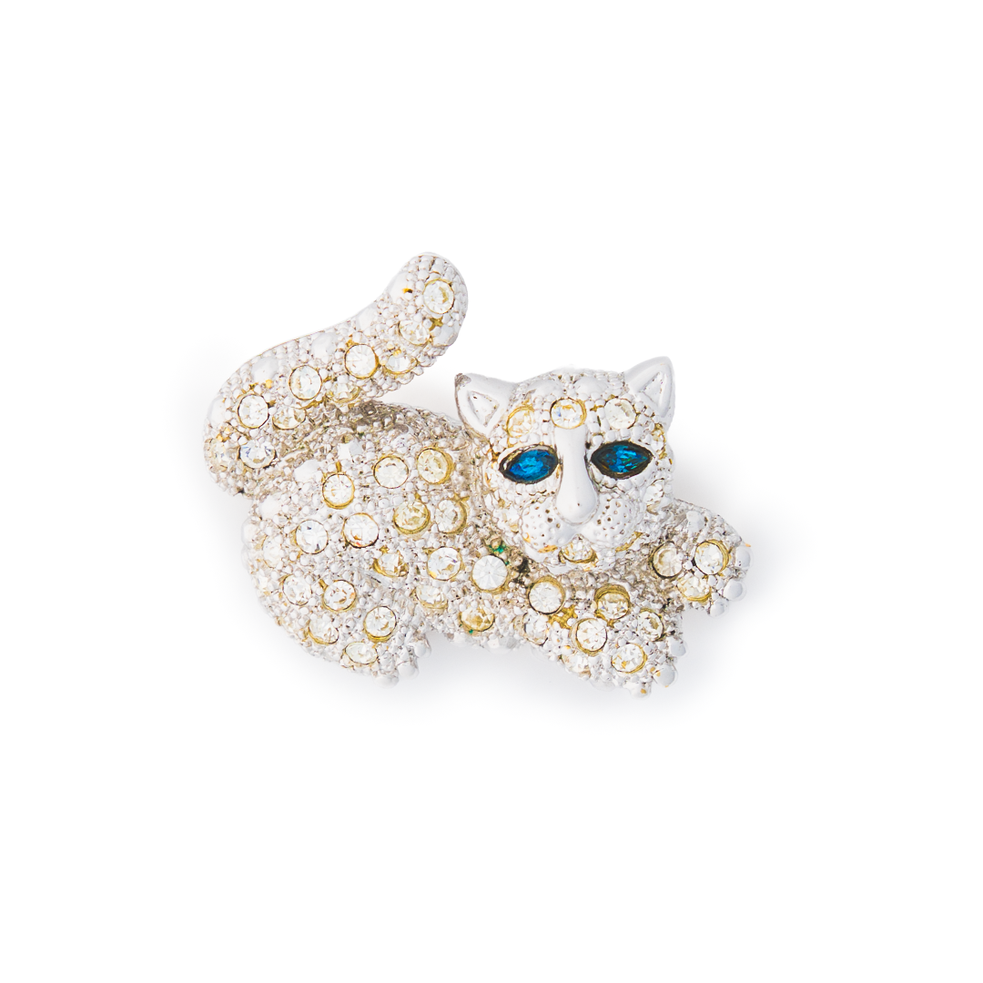 Vintage Rhinestone Cat Brooch – Silver-Tone Statement Pin with Blue Eyes
