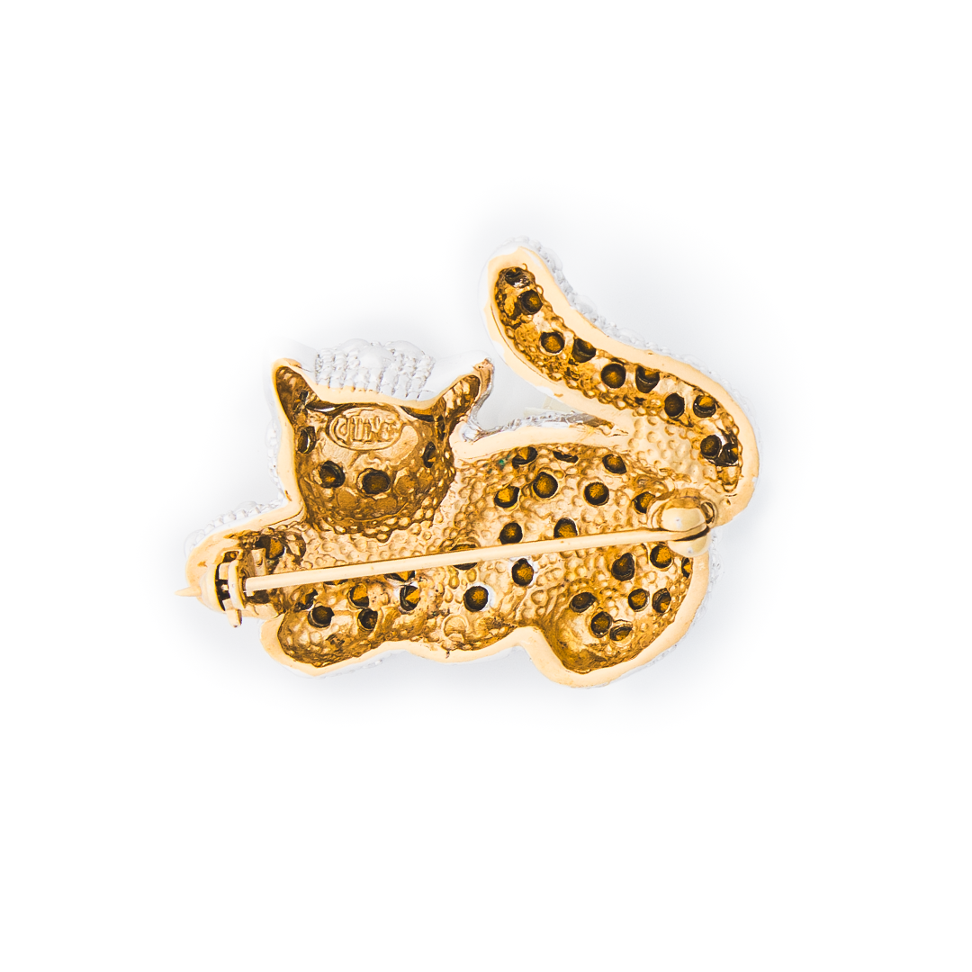 Vintage Rhinestone Cat Brooch – Silver-Tone Statement Pin with Blue Eyes