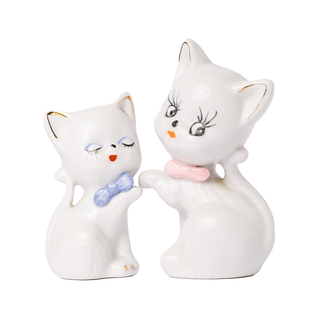 Vintage White Cat Figurine Pair – Mid-Century Ceramic Kittens with Bows